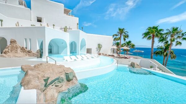 Santorini Illusion Suites